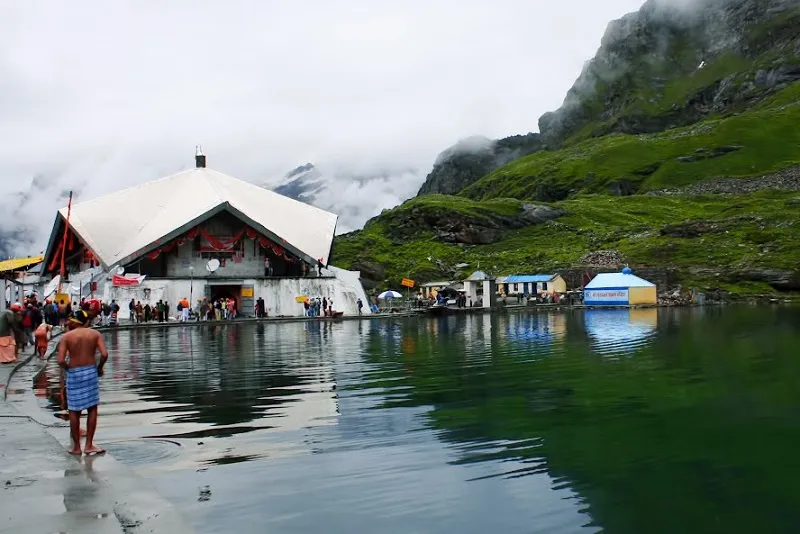 Hemkund Lake​